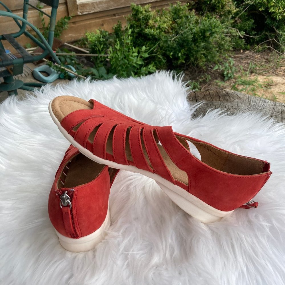 NEW Sparkling RED Perfection in Comfortiva Pillowtop Memory Foam Sandals Size 9